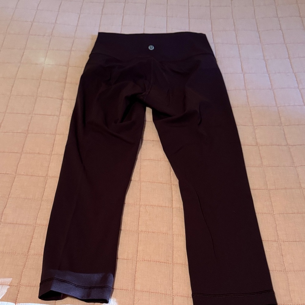 lululemon Burgandy/Wine Leggings size 4 21” EUC - Picture 4 of 10